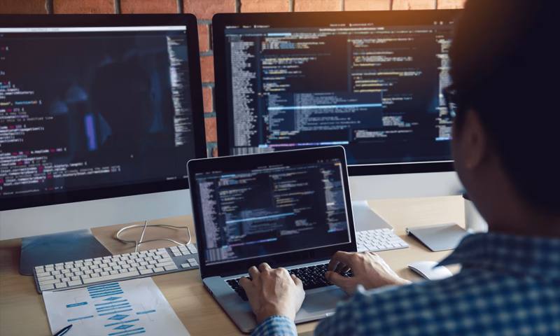 数据科学选型:R与Python如何赋能德兴市网站建设?